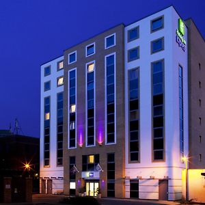 Holiday Inn Express London - Watford Junction By Ihg